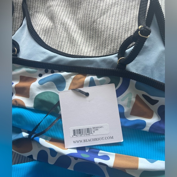 Beach Riot Emmy/Eva - Picture 3 of 4